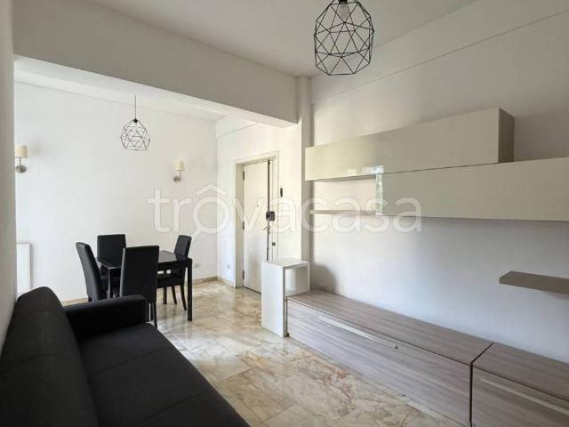 Appartamento in in affitto da privato a Roma viale dell'Arte, 85, da privato, immobile di prestigio, parzialmente arredato TrovaCasa