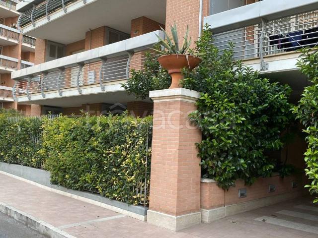 Appartamento in in affitto da privato a Roma viale Italo Calvino, 49, non arredato/vuoto, box, terrazzo TrovaCasa