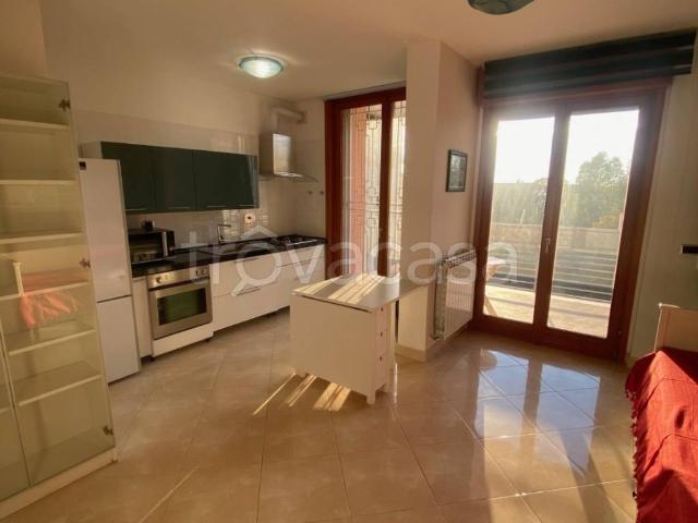 Appartamento in in affitto da privato a Roma viale Italo Calvino, 49, box, da privato, balcone TrovaCasa