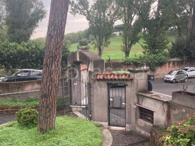 Appartamento in in affitto da privato a Roma vicolo Silvestri, 2, arredato, giardino, da privato TrovaCasa