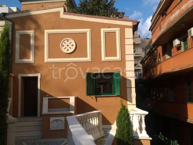 Appartamento in in affitto da privato a Roma, arredato, giardino privato, da privato TrovaCasa