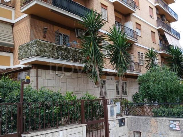 Appartamento in in affitto da privato a Roma largo Giovanni Roncagli, 6, non arredato/vuoto, da privato, lavastoviglie TrovaCasa