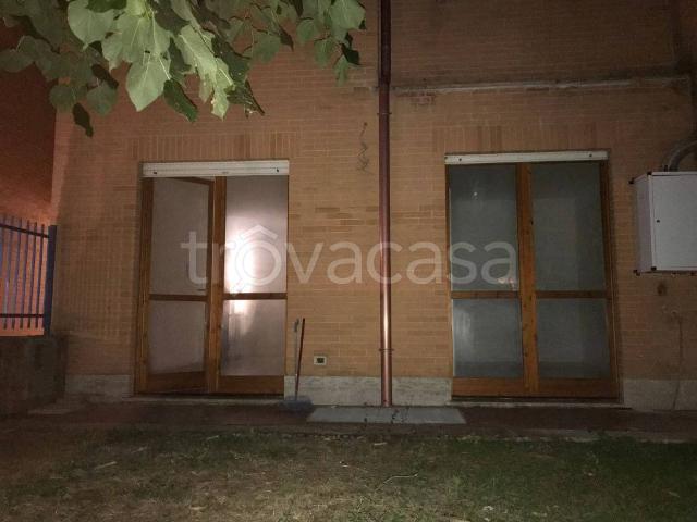 Appartamento in in affitto da privato a Roma largo Silvi, 6, arredato, giardino, posto auto TrovaCasa