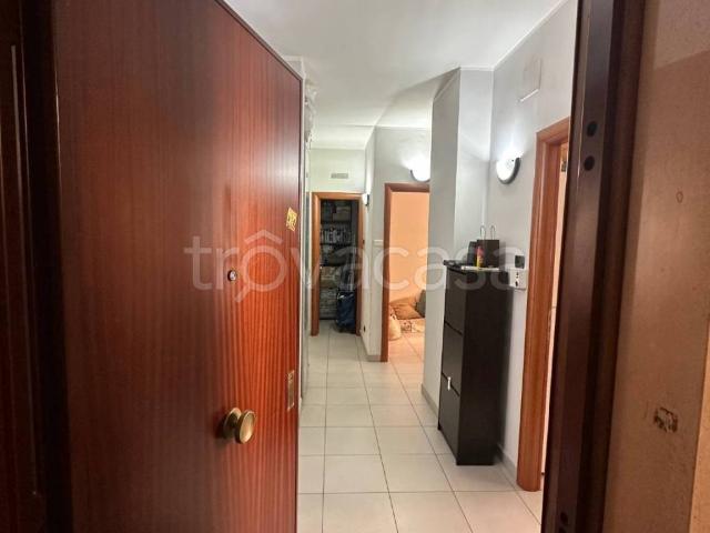 Appartamento in in affitto da privato a Roma piazza dei Consoli, 62, box, da privato, lavanderia TrovaCasa