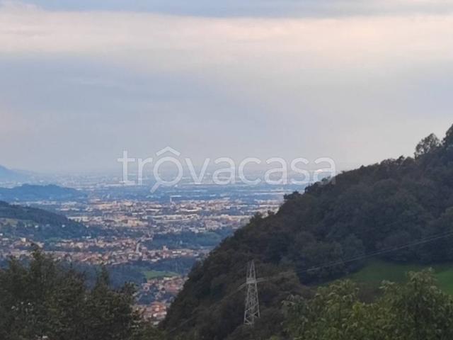 Appartamento in in affitto da privato a Roncola via Ca' Bede, 7, arredato, da privato, balcone TrovaCasa