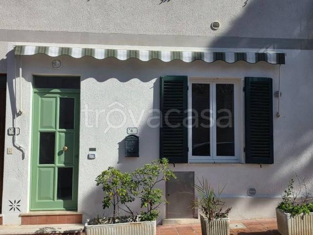 Appartamento in in affitto da privato a Rosignano Marittimo via Trento, 6, posto auto, da privato, vista mare TrovaCasa