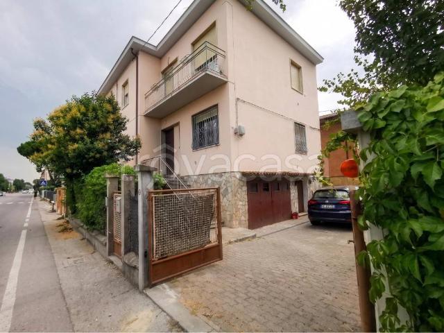 Appartamento in in affitto da privato a Ravenna via Romolo Conti, 3, giardino privato, posto auto, box TrovaCasa