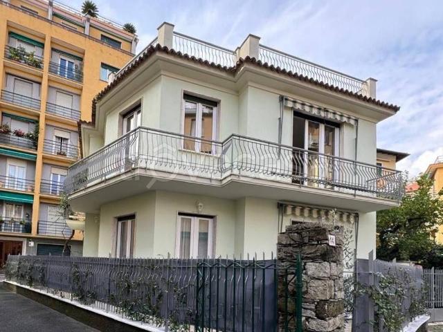 Appartamento in in affitto da privato a Rapallo via Marco Polo, 12B, arredato, giardino, posto auto TrovaCasa