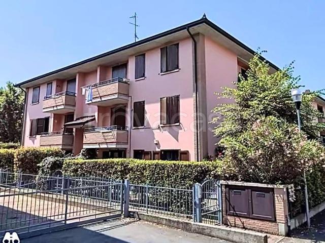 Appartamento in in affitto da privato a Reggio nell'Emilia via Augusto Daolio, 4, posto auto, terrazzo, da privato TrovaCasa