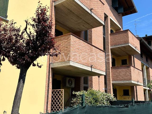 Appartamento in in affitto da privato a Reggio nell'Emilia via Andrea Verrocchio, 27, box, da privato, ascensore TrovaCasa