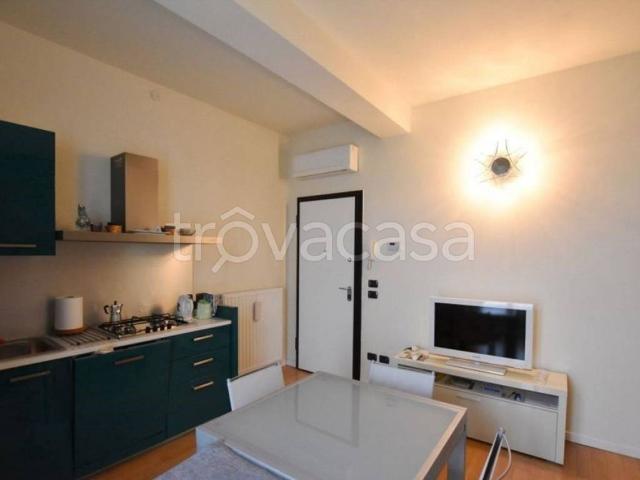 Appartamento in in affitto da privato a Riva del Garda viale Cattoni, 3, arredato, box, da privato TrovaCasa