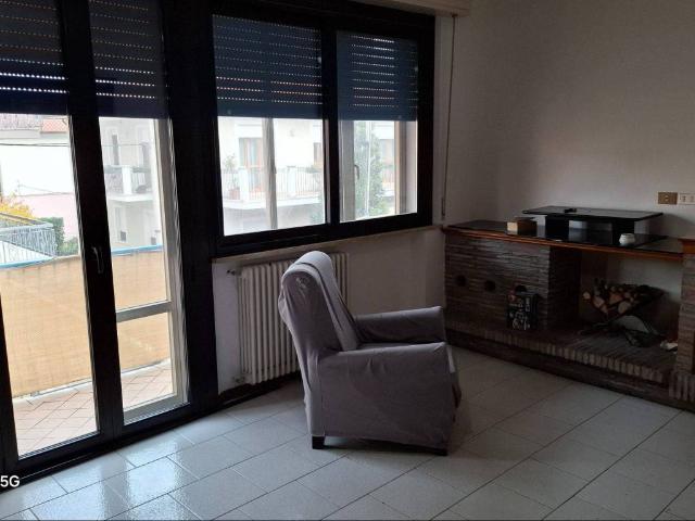 Appartamento in in affitto da privato a Rimini via Ada Negri, 3, da privato, caminetto, senza ascensore TrovaCasa