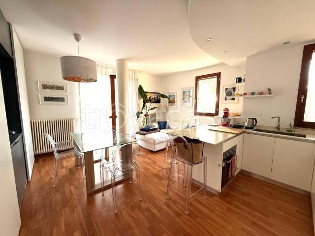 Appartamento in in affitto da privato a Rimini viale Libia, 11, arredato, box, terrazzo TrovaCasa