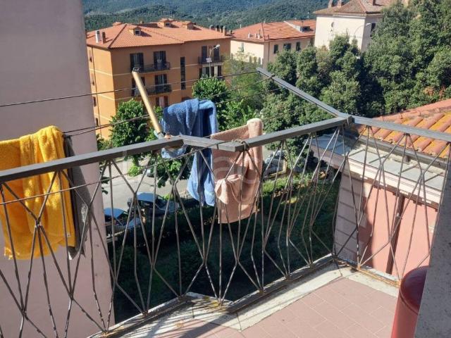 Appartamento in in affitto da privato a Tolfa viale d'Italia, 36, da privato, riscaldamento autonomo, caminetto TrovaCasa