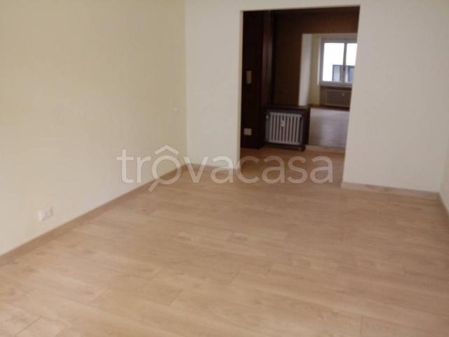 Appartamento in in affitto da privato a Torino via Stellone, 2, da privato, ascensore, doppia esposizione TrovaCasa