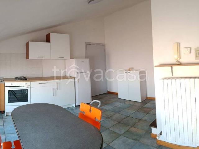 Appartamento in in affitto da privato a Torre San Patrizio piazza Donato Bramante, da privato, ascensore, centrale TrovaCasa