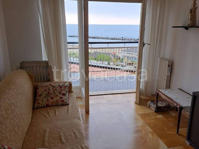 Appartamento in in affitto da privato a Taggia via Sant'Erasmo, 3, da privato, fronte mare, balcone TrovaCasa