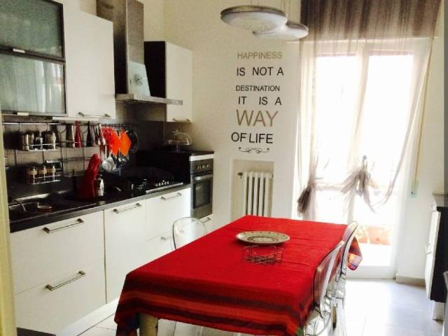Appartamento in in affitto da privato a Taranto via Cagliari, 108, da privato, ristrutturato, parquet TrovaCasa