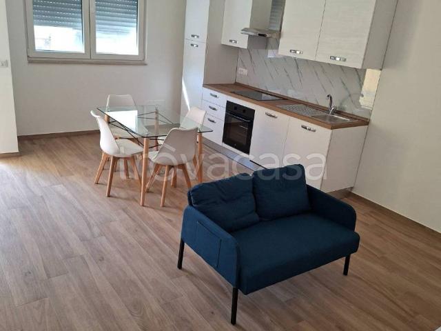 Appartamento in in affitto da privato a Taranto via Arno, 7, arredato, giardino privato, da privato TrovaCasa