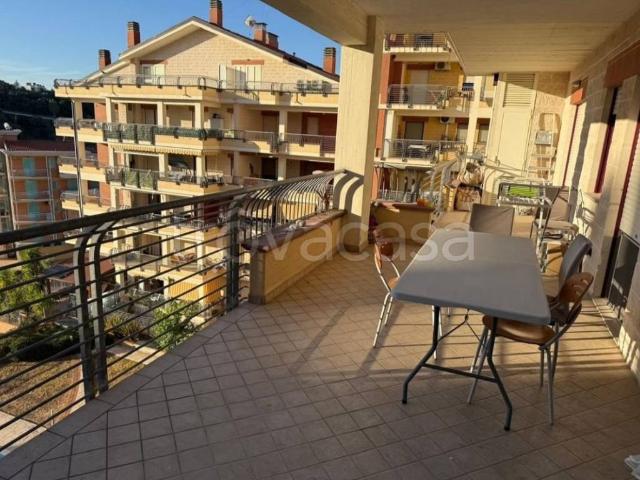 Appartamento in in affitto da privato a Termoli via Asia, 1, da privato, piscina condominiale TrovaCasa