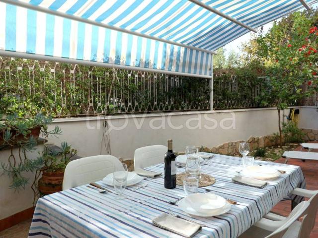 Appartamento in in affitto da privato a Terracina piazzale del Lido, 30, giardino privato, da privato, centrale TrovaCasa