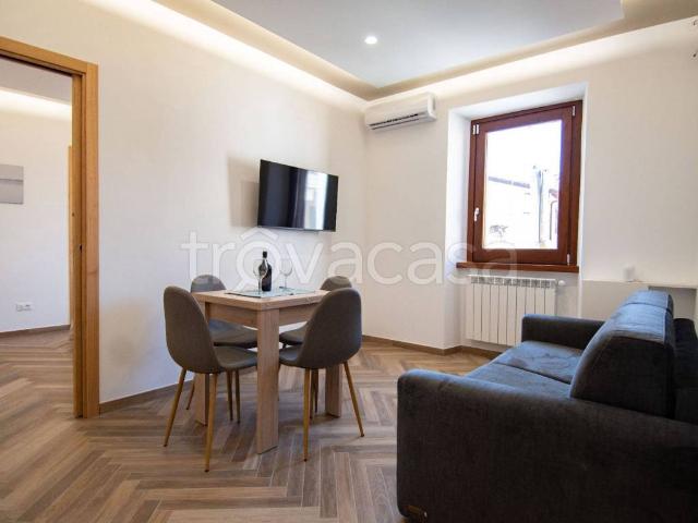 Appartamento in in affitto da privato a Trevignano Romano via Umberto I, 83, da privato, centrale, aria condizionata TrovaCasa