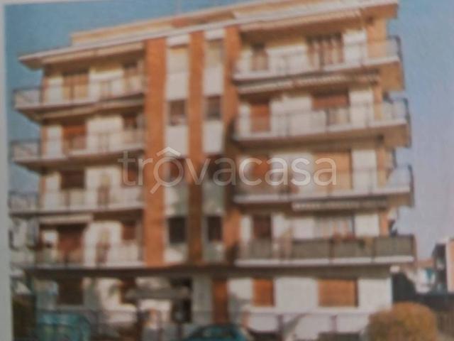 Appartamento in in affitto da privato a Valenza piazza Fogliabella, 13, non arredato/vuoto, da privato, ascensore TrovaCasa
