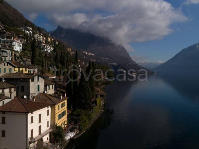 Appartamento in in affitto da privato a Valsolda via Solferino, da privato, vista lago, caminetto TrovaCasa
