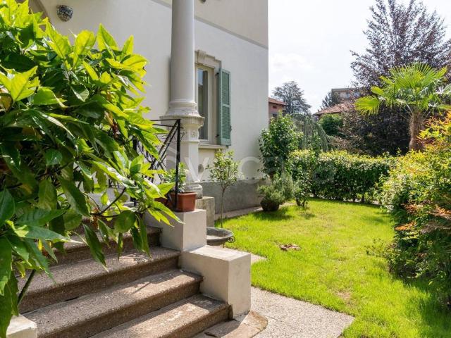 Appartamento in in affitto da privato a Varese via Lazio, arredato, giardino privato, posto auto TrovaCasa