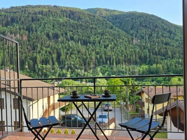 Appartamento in in affitto da privato a Vezza d'Oglio via Valeriana, 35, posto auto, da privato, travi a vista TrovaCasa