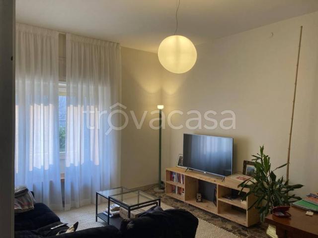 Appartamento in in affitto da privato a Verona via Fratelli Bronzetti, 11, da privato, riscaldamento a pavimento, lavatrice TrovaCasa