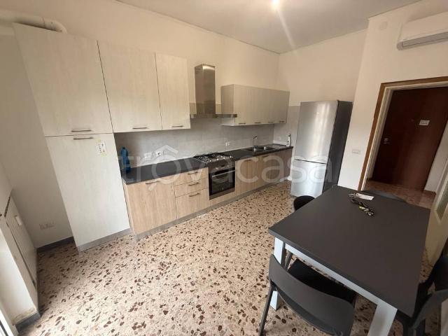 Appartamento in in affitto da privato a Verona via Giuseppe Gioachino Belli, 10, box, da privato, cantina TrovaCasa