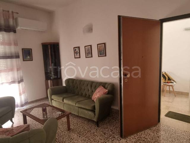 Appartamento in in affitto da privato a Vittoria via Alfonso La Marmora, 85, arredato, box, terrazzo TrovaCasa