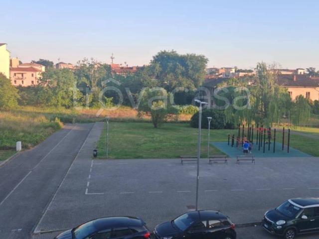 Appartamento in in affitto da privato a Vigevano via Ippocrate, 12, da privato, cantina, luminoso TrovaCasa