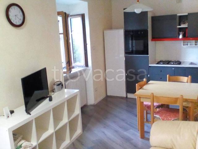 Appartamento in in affitto da privato ad Abbadia Lariana via Onedo, 36, giardino, posto auto, da privato TrovaCasa