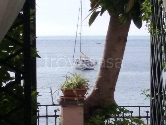 Appartamento in in affitto da privato ad Aci Castello via Livorno, 118, da privato, angolo cottura, doppi servizi TrovaCasa