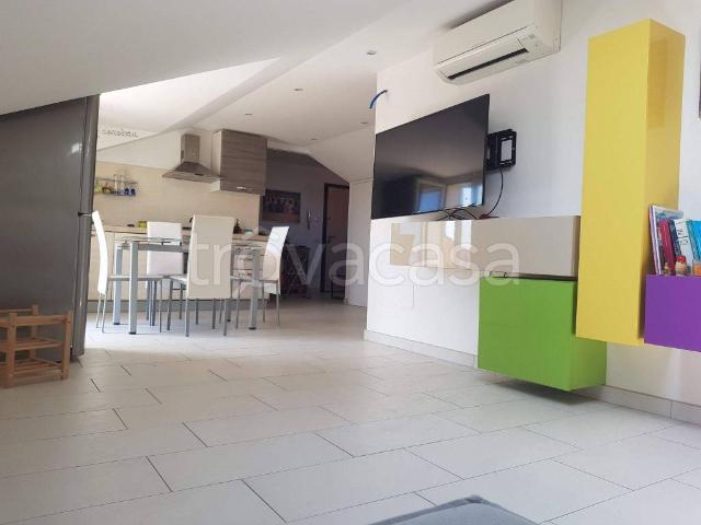Appartamento in in affitto da privato ad Aci Sant'Antonio via Nicola Maugeri, 84, arredato, posto auto, da privato TrovaCasa
