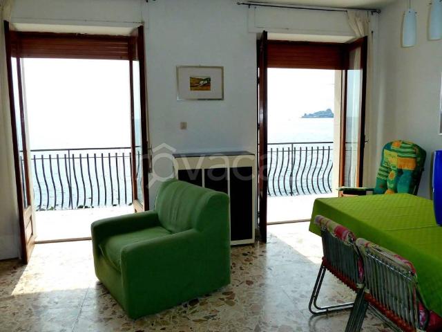 Appartamento in in affitto da privato ad Acireale via Garitta, 20, arredato, da privato, fronte mare TrovaCasa