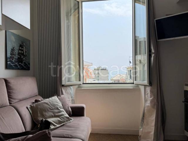 Appartamento in in affitto da privato ad Alassio via Flavio Gioia, 3, arredato, da privato, vicinanze negozi TrovaCasa