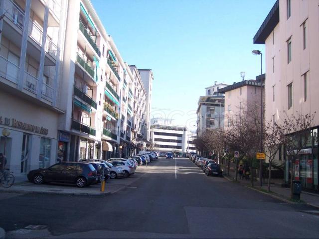 Appartamento in in affitto da privato ad Alba viale Giovanni Vico, 8, arredato, posto auto, da privato TrovaCasa