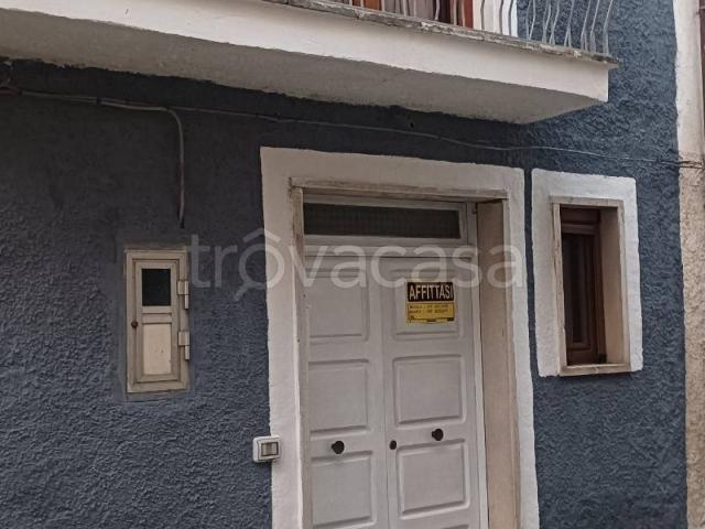 Appartamento in in affitto da privato ad Albano di Lucania vico Vittorio Alfieri, 2, da privato, caminetto TrovaCasa