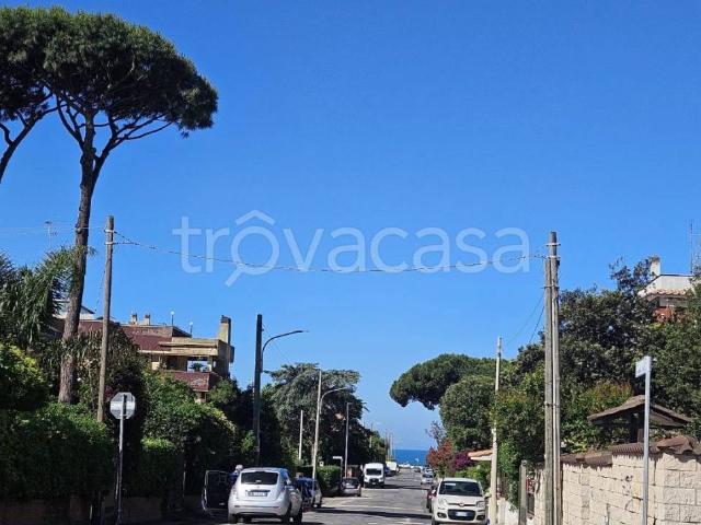 Appartamento in in affitto da privato ad Anzio viale delle Rose, 41, posto auto, da privato, lavatrice TrovaCasa