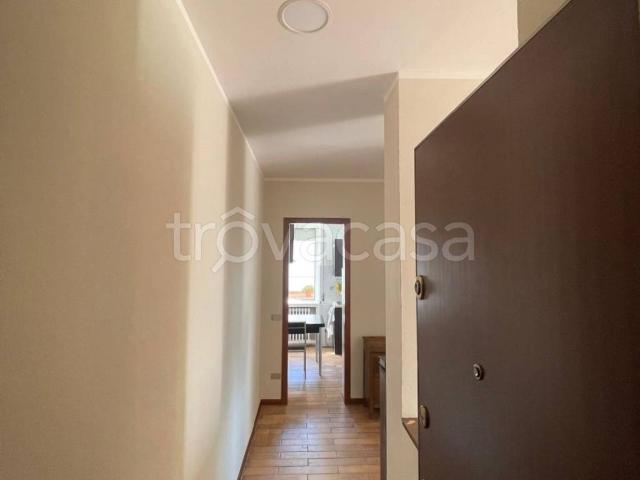 Appartamento in in affitto da privato ad Arona via 24 Maggio, 39, box, da privato, centrale TrovaCasa