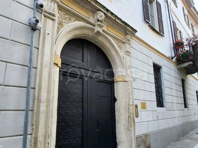 Appartamento in in affitto da privato ad Arona via San Carlo, 55, giardino privato, da privato, doppia esposizione TrovaCasa