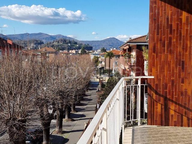 Appartamento in in affitto da privato ad Arona viale Francesco Baracca, 53, arredato, posto auto, da privato TrovaCasa