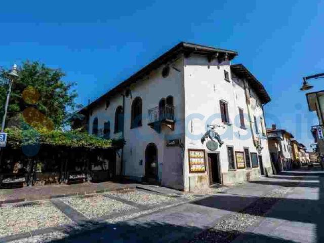 Appartamento in ottime condizioni, in affitto in Via Dante Alighieri 36, Calcinate