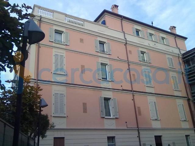 Appartamento in ottime condizioni, in affitto in Via Delle Fragole, Bologna
