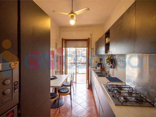 Appartamento in ottime condizioni, in affitto in Via Emilio De Marchi, Roma