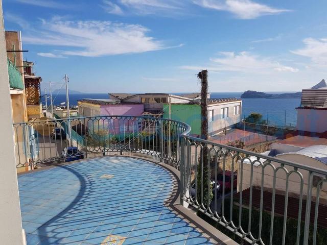 Appartamento in ottime condizioni, in affitto in Via Filomarino, Monte Di Procida