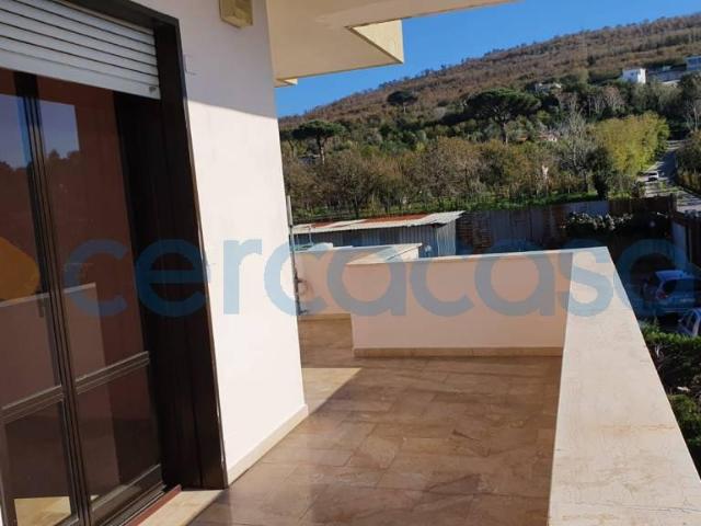 Appartamento in ottime condizioni, in affitto in Via Monterusciello, Pozzuoli